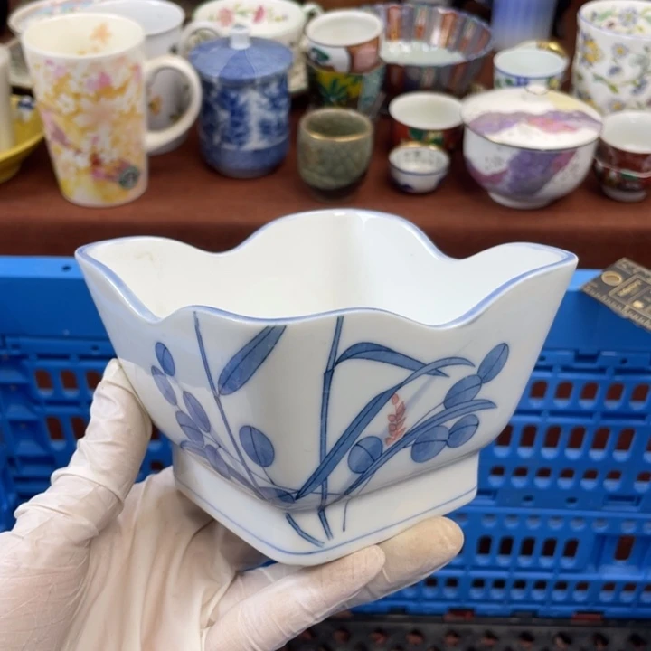 他家瓷器真美…开播的