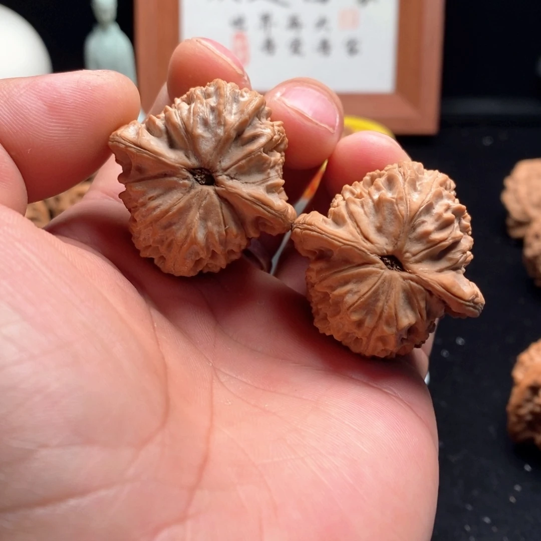 文玩核桃吊坠马老四37精配