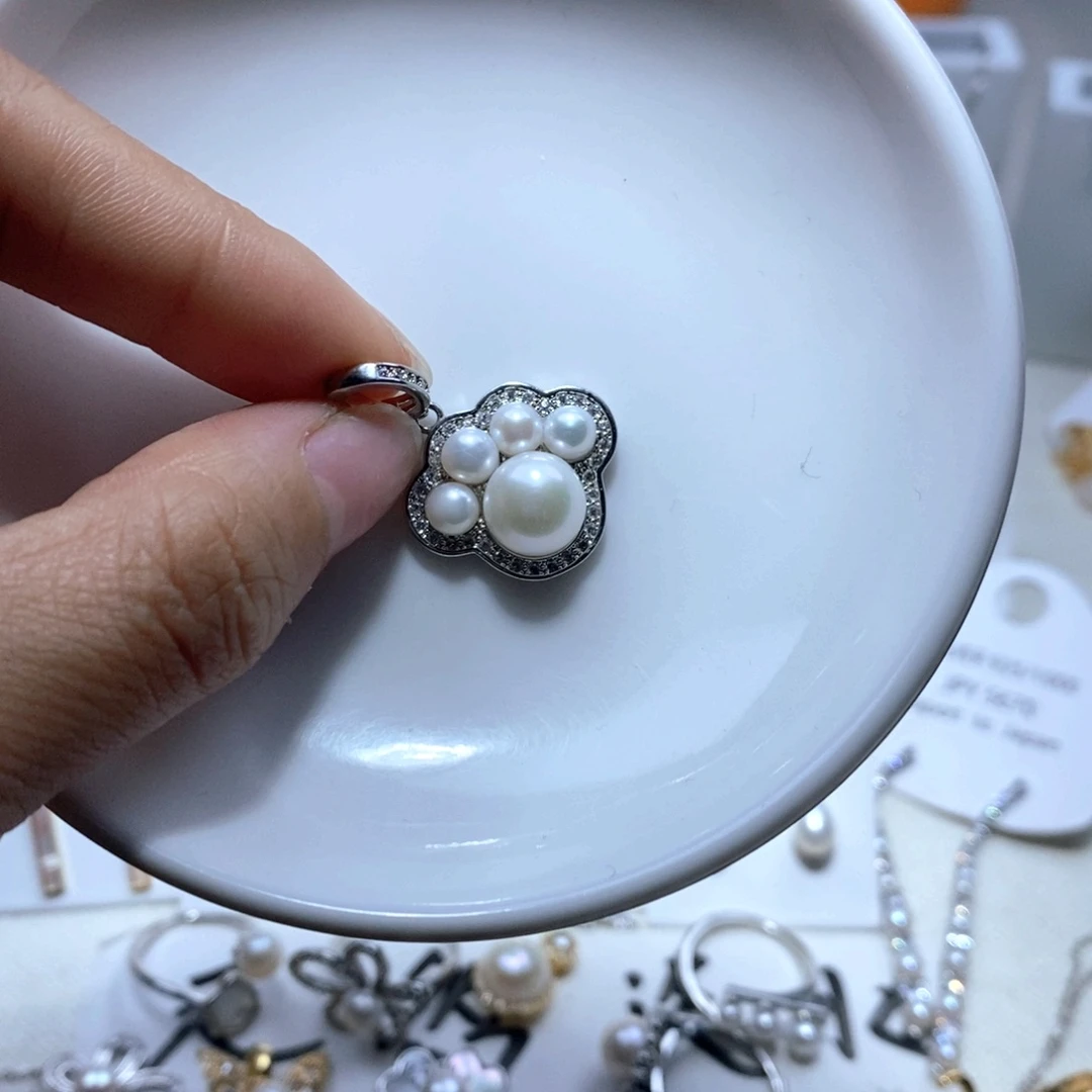 淡水珍珠耳饰未镶嵌