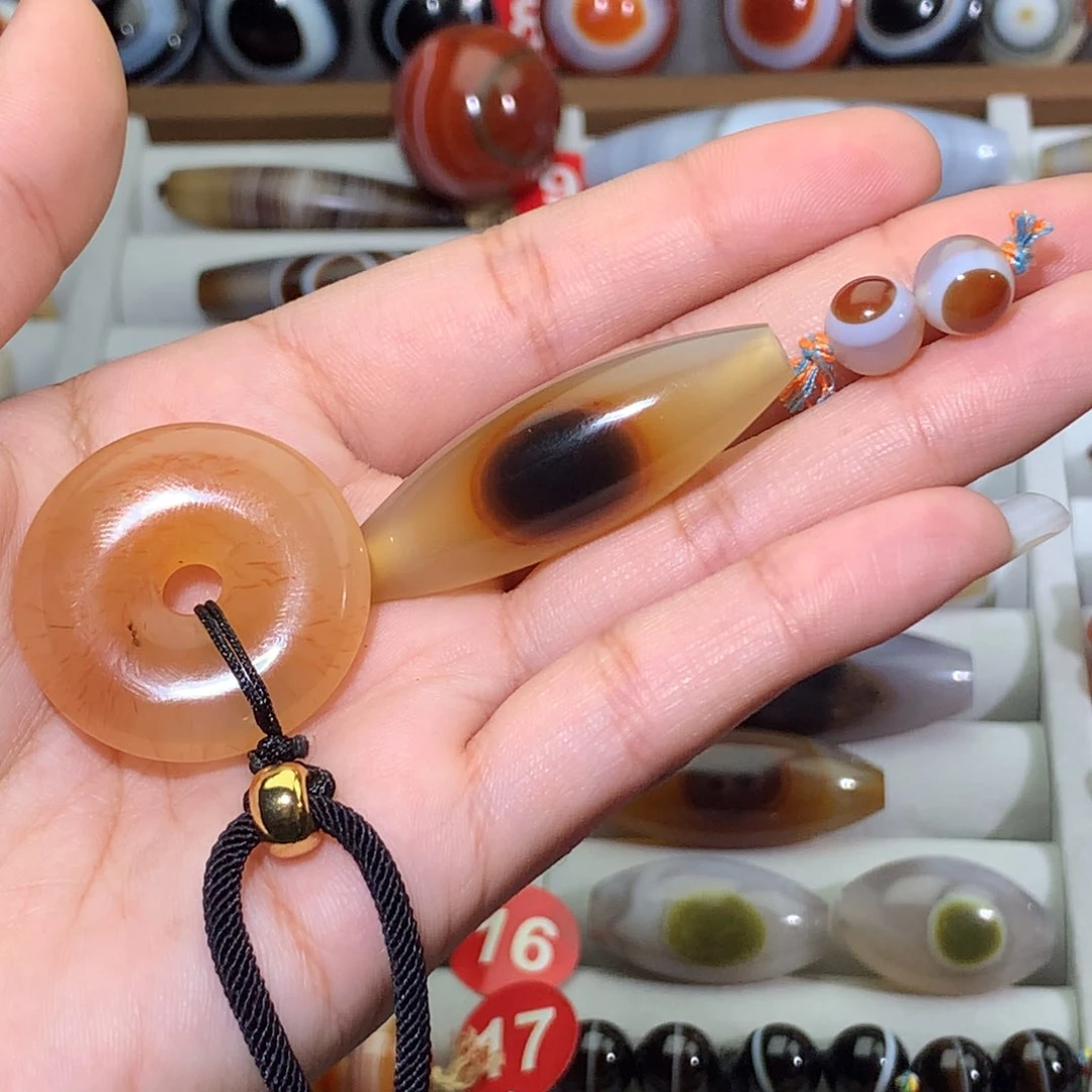 玛瑙/玉髓戒指未镶嵌允****姐