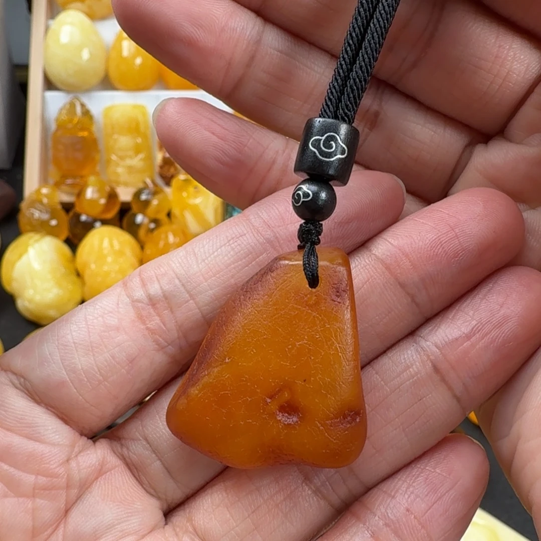 蜜蜡未镶嵌颈饰蜜蜡