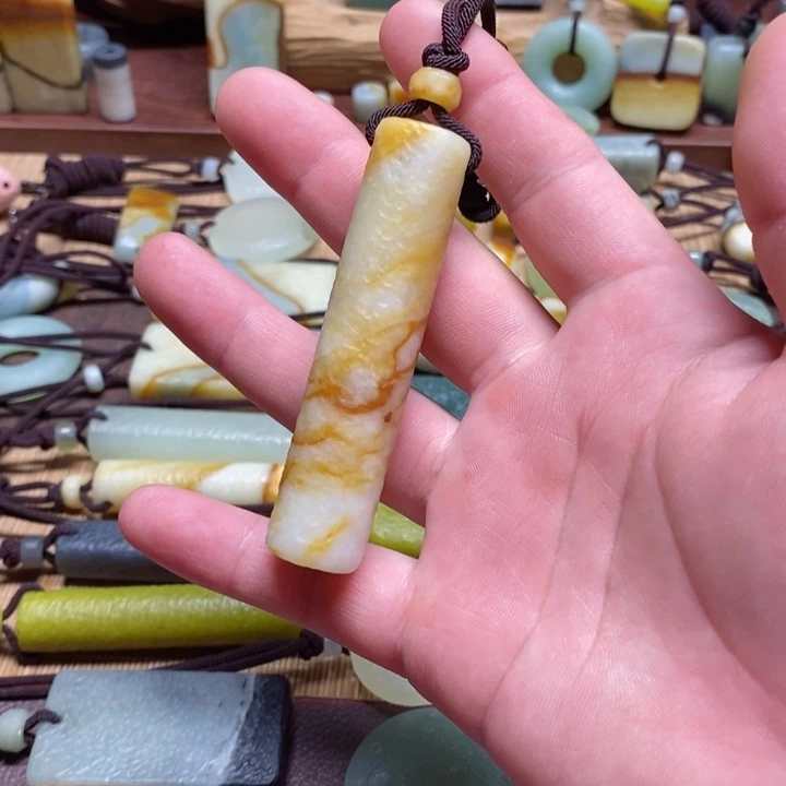 蛇纹石玉挂件未镶嵌淡****h