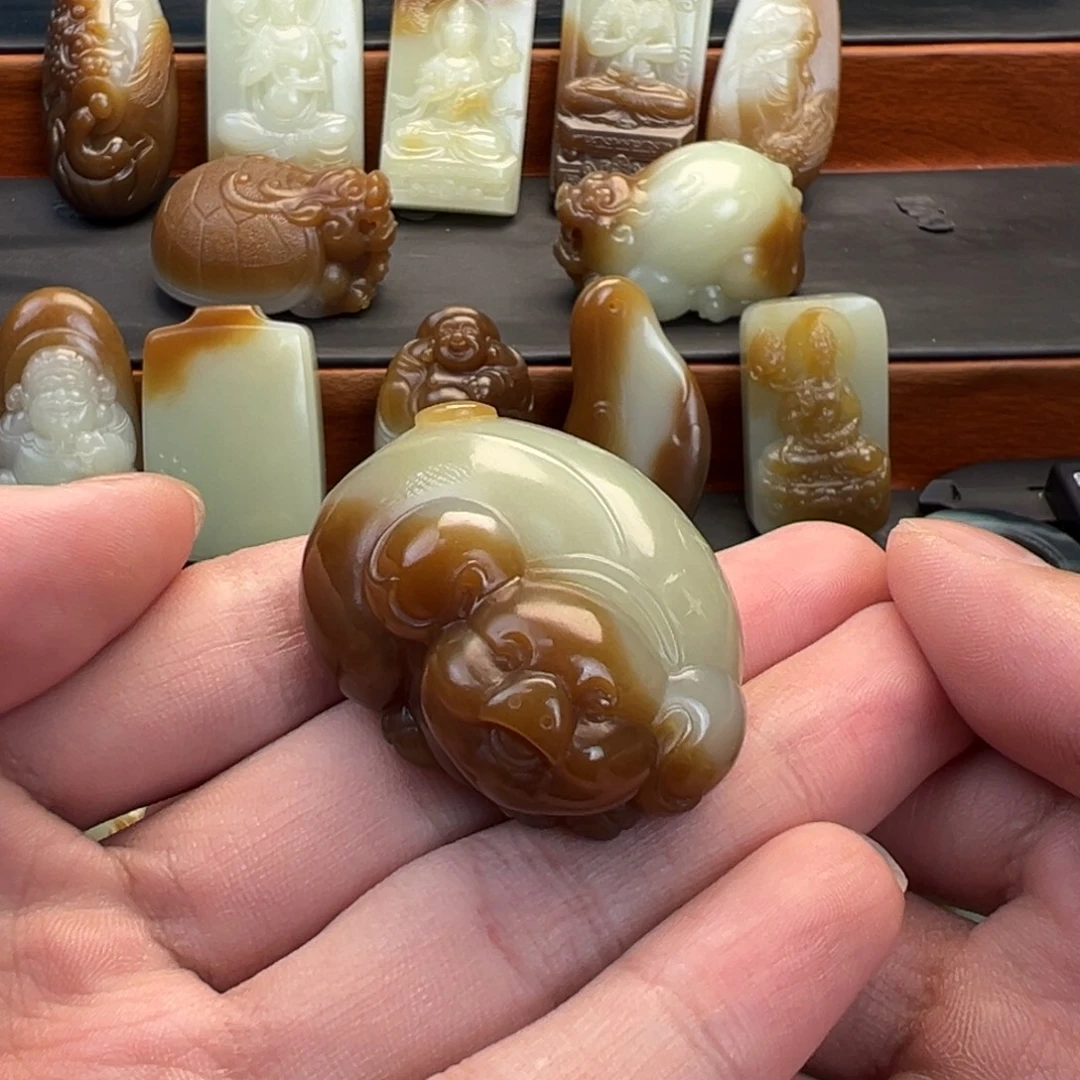 和田玉（糖玉）未镶嵌颈饰