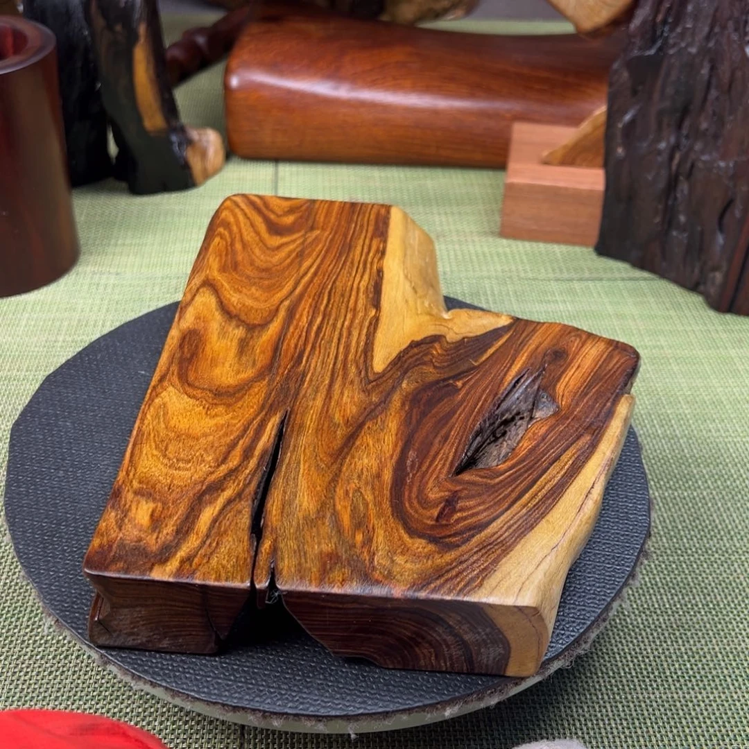 大果紫檀（缅甸花梨）光**月