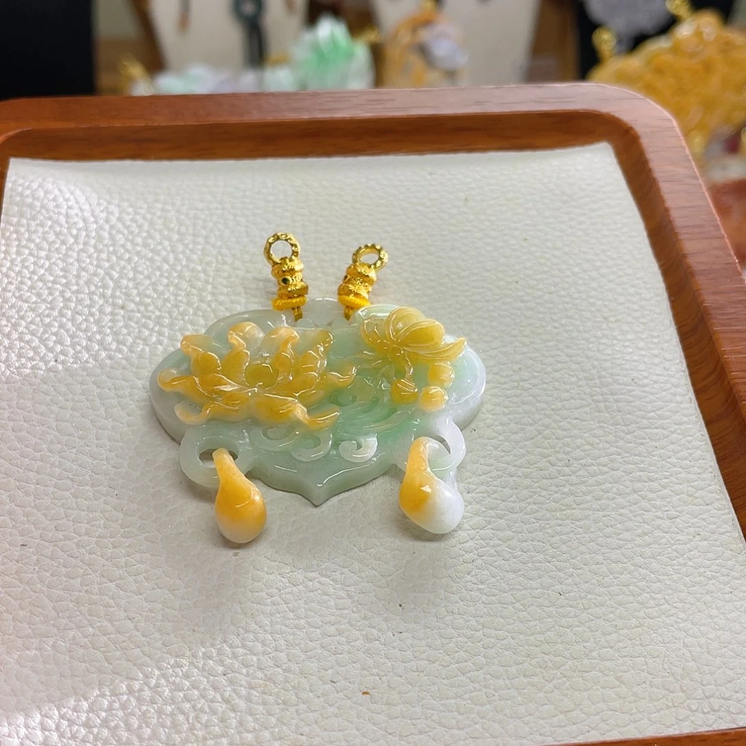 芒***吖翡翠未镶嵌颈饰锁