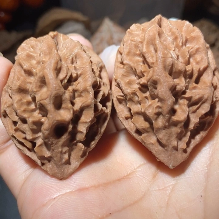 文玩核桃把件东北楸子小雪60