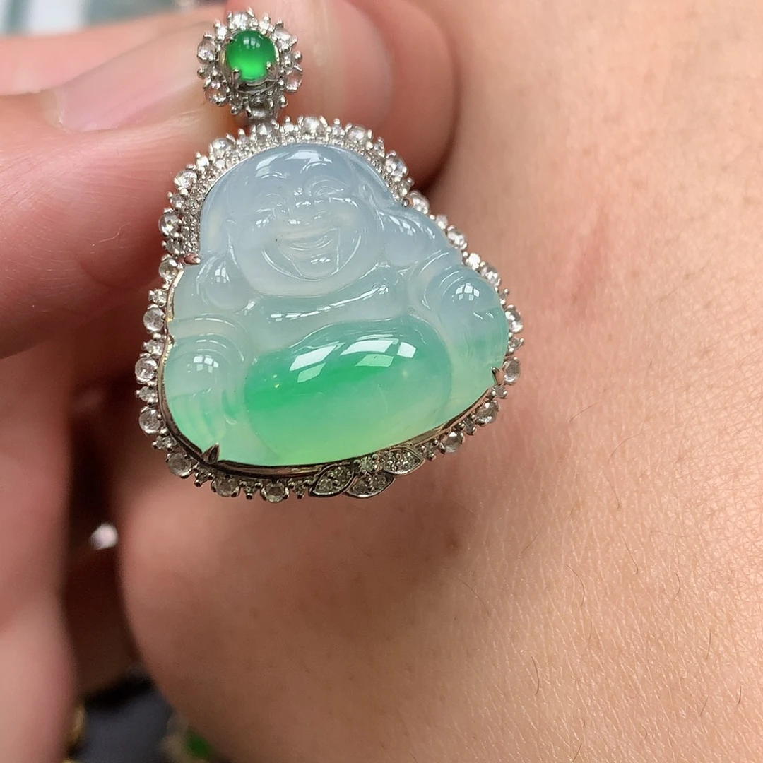 翡翠18K金镶嵌颈饰