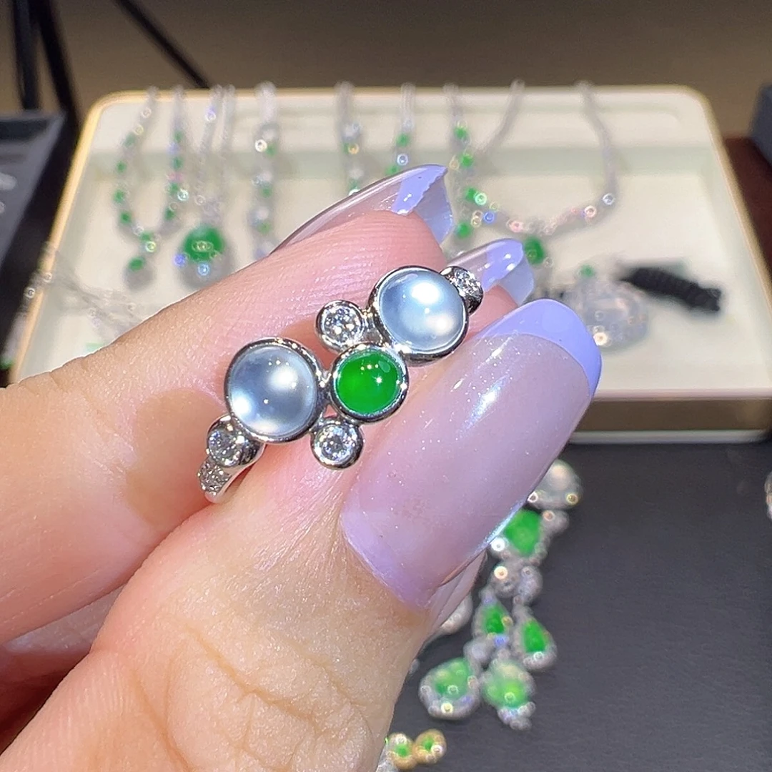 翡翠18K金镶嵌戒指翡翠