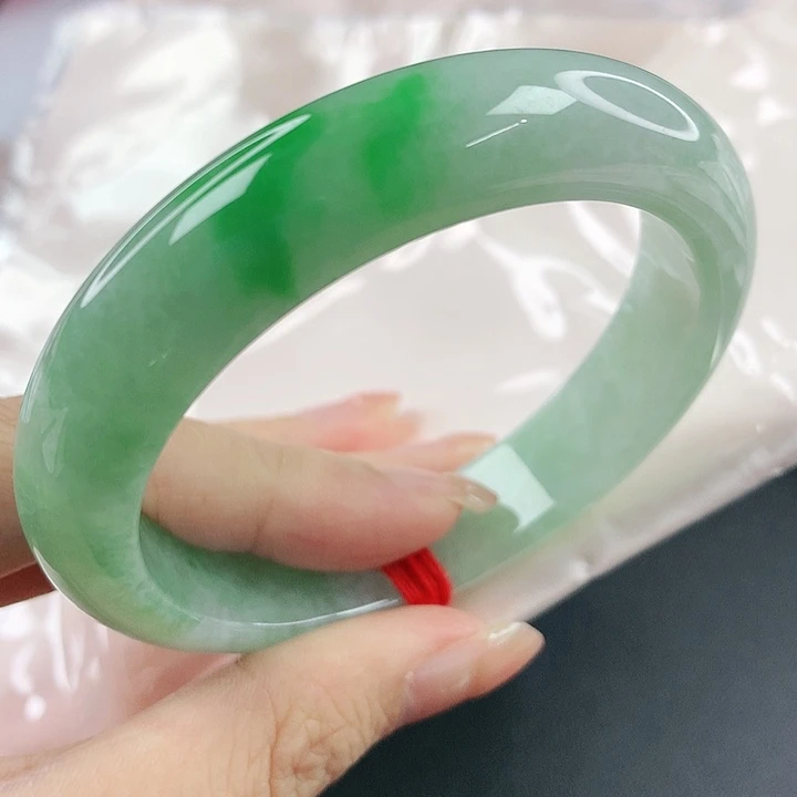 未镶嵌手镯翡翠，674