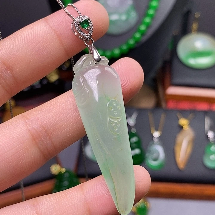 吊坠(赠链)未镶嵌翡翠