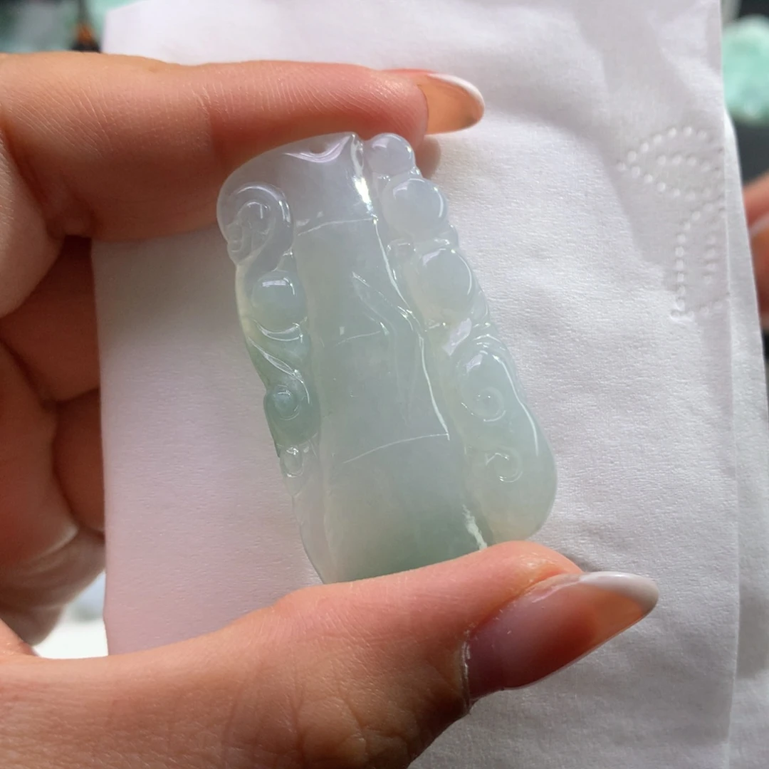 翡翠9K金镶嵌颈饰翡翠