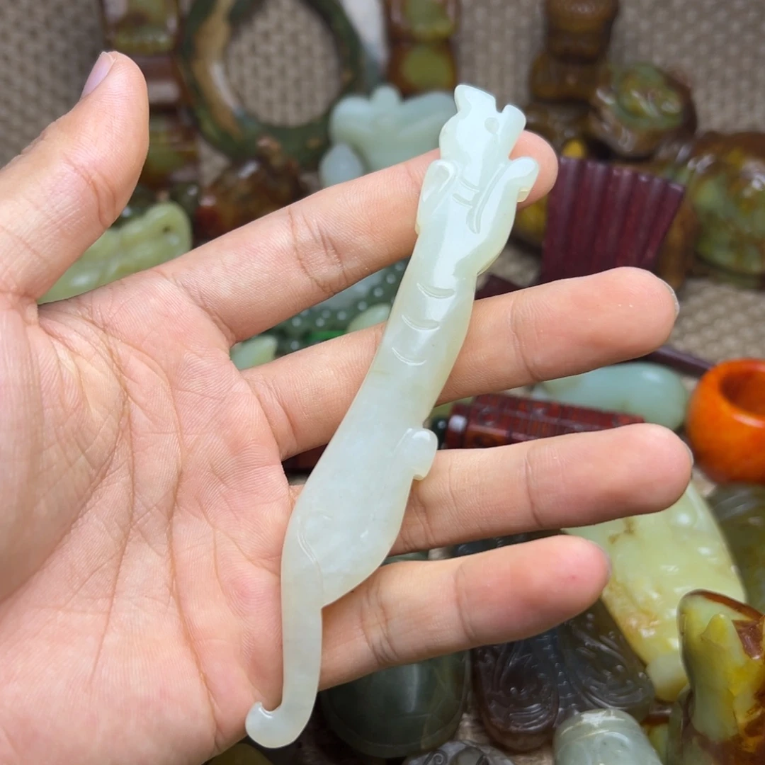 未镶嵌蛇纹石玉颈饰