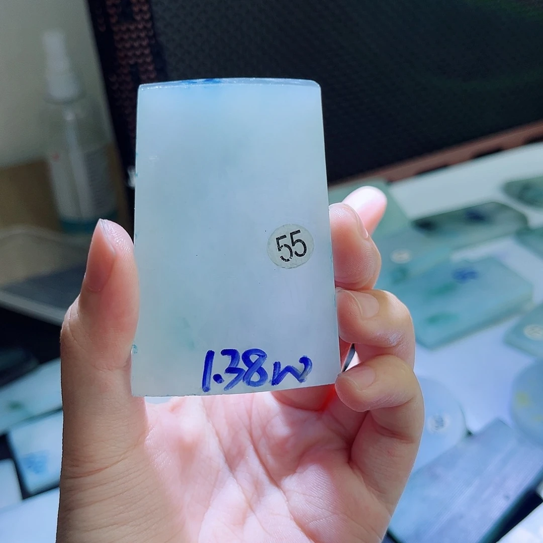 未镶嵌定制翡翠朱*翡翠片料定制未镶嵌