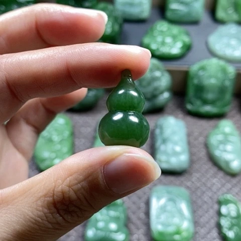 【闪购商品】颈饰未镶嵌和田玉