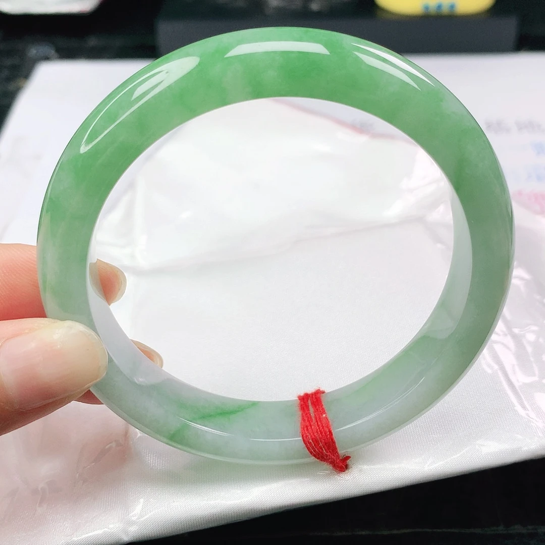 翡翠未镶嵌手镯正