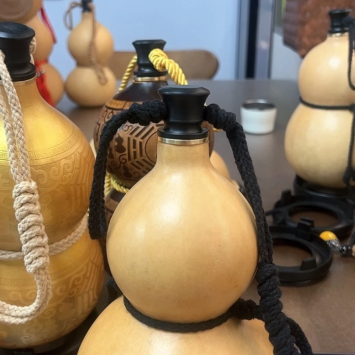 冰**棘Bbb.  Bbbrnjjk