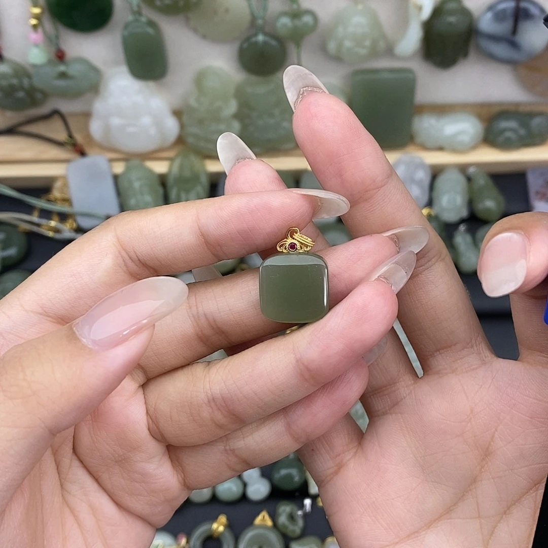 吊坠(赠链)银S925镶嵌和田玉
