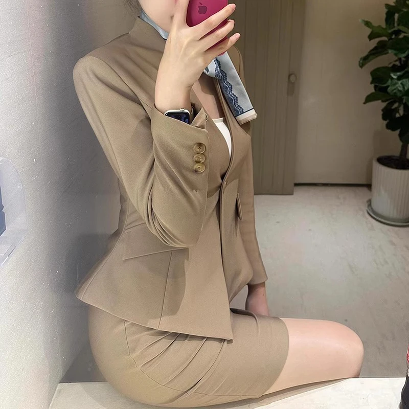 卡其色高级感西装套裙女2025新款通勤职业案场工作服包臀裙两件套