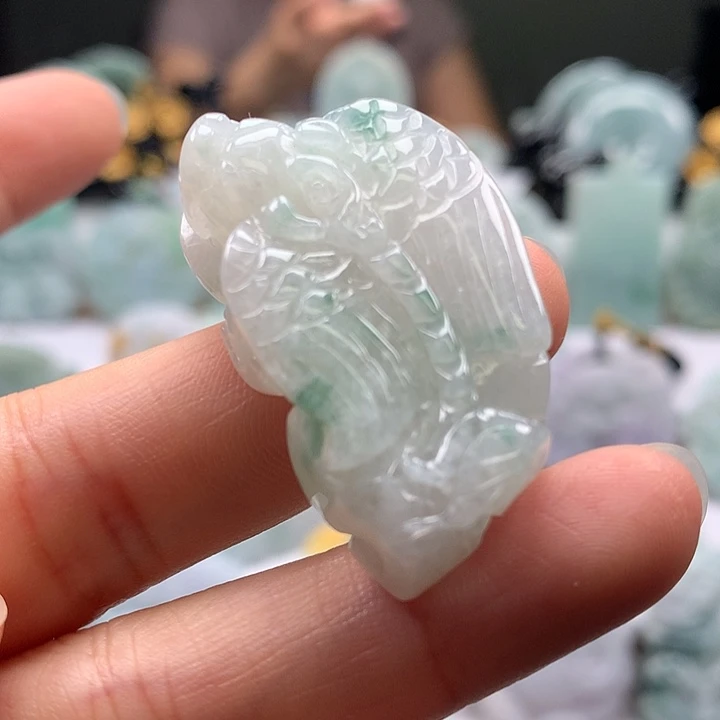 翡翠未镶嵌颈饰貔貅福利