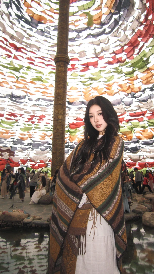 川西云南大理民族异域波西米亚几何图案出游穿搭秋冬保暖披肩斗篷