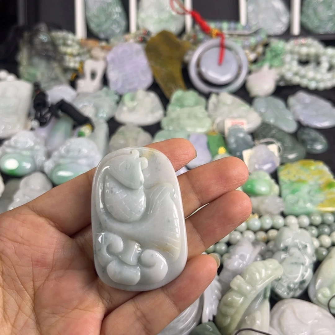 吊坠(不含链)未镶嵌翡翠