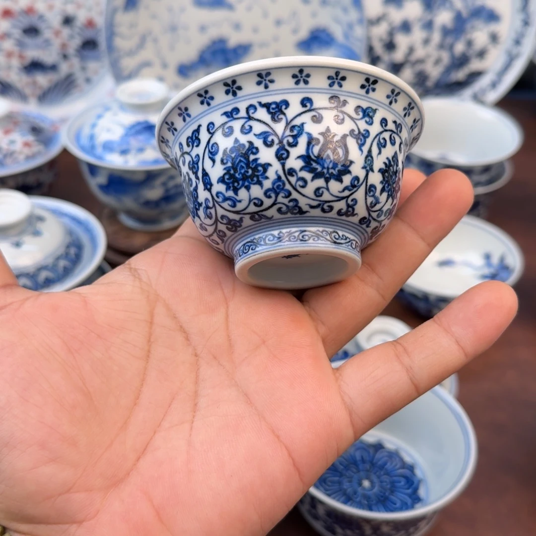 摆件陶小压手缠枝莲
