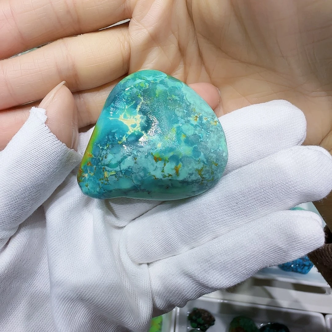 绿松石未镶嵌颈饰