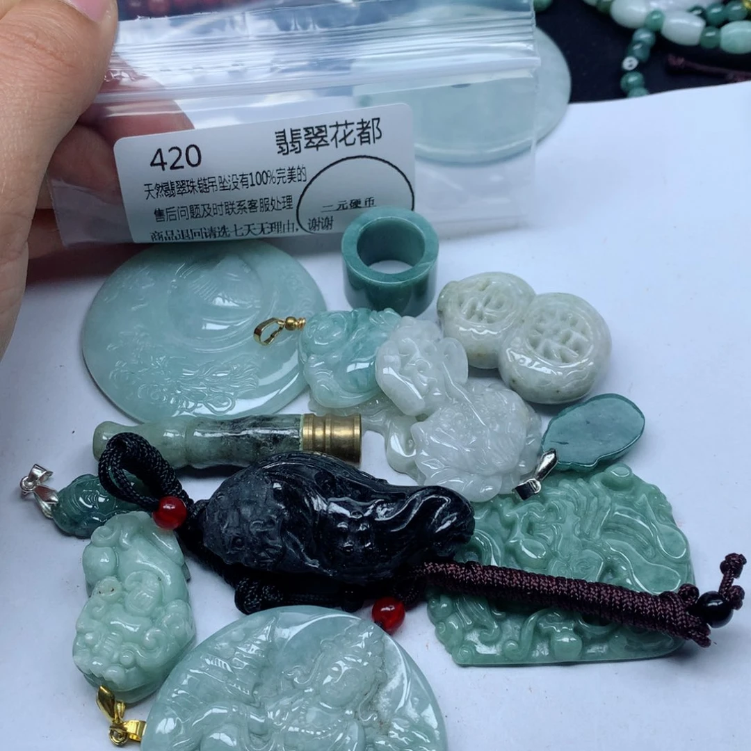 翡翠颈饰未镶嵌翡翠