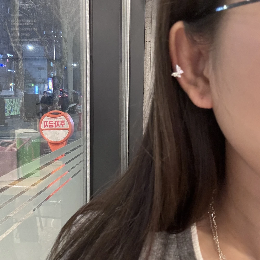 925银合成锆石耳饰 韩国 通体s925银 满钻蝴蝶螺旋扣耳钉耳骨钉