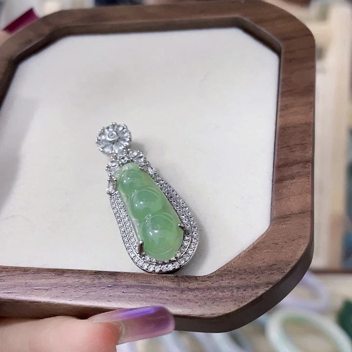 颈饰未镶嵌翡翠天然翡翠Ａ货