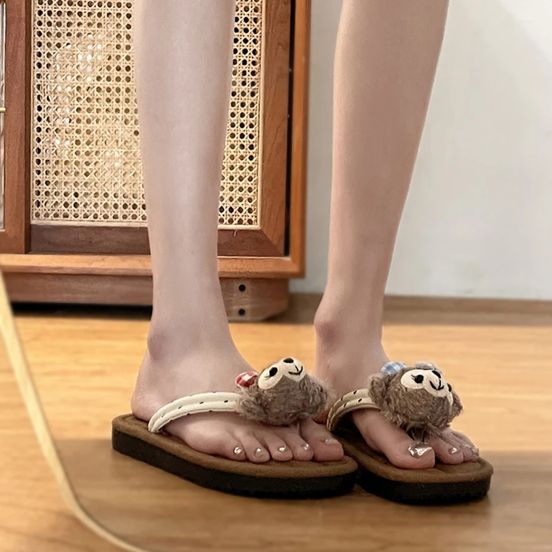 卡通可爱爆款波点人字拖女夏外穿2025新款海边平底软底绝美凉拖鞋