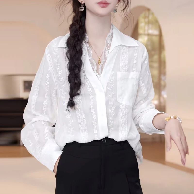 2025年春秋夏季新款韩版时尚纯色V领单蕾丝衬衫女小众洋气上衣潮