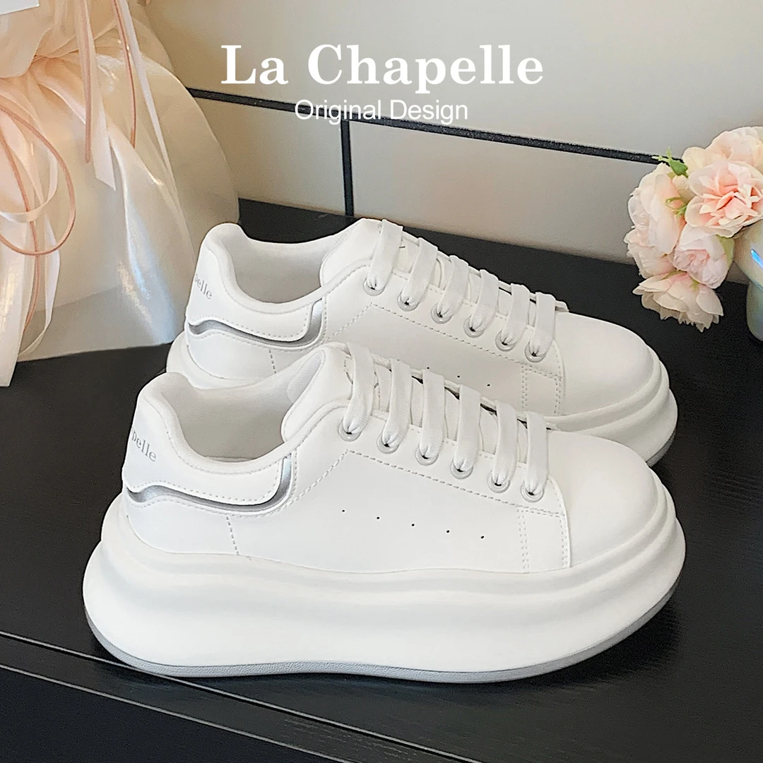 拉夏贝尔夏季透气不闷脚小白鞋女2025新款厚底松糕底配裙子运动鞋