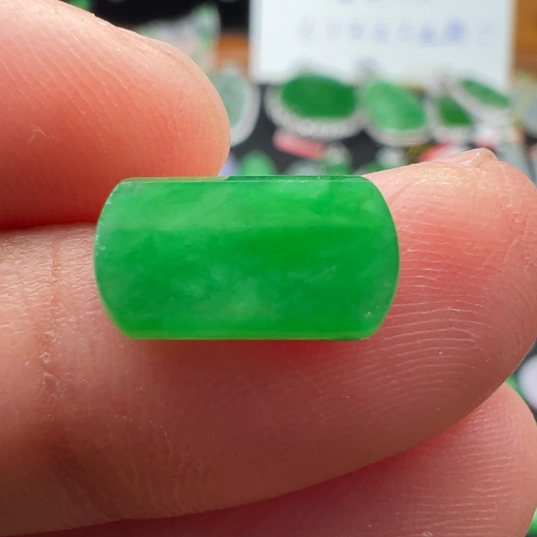 翡翠未镶嵌颈饰马鞍11.3