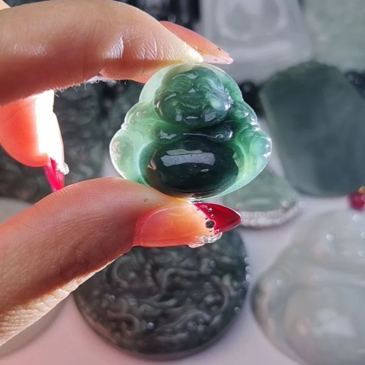 翡翠颈饰未镶嵌天然的A货翡翠多样性发货