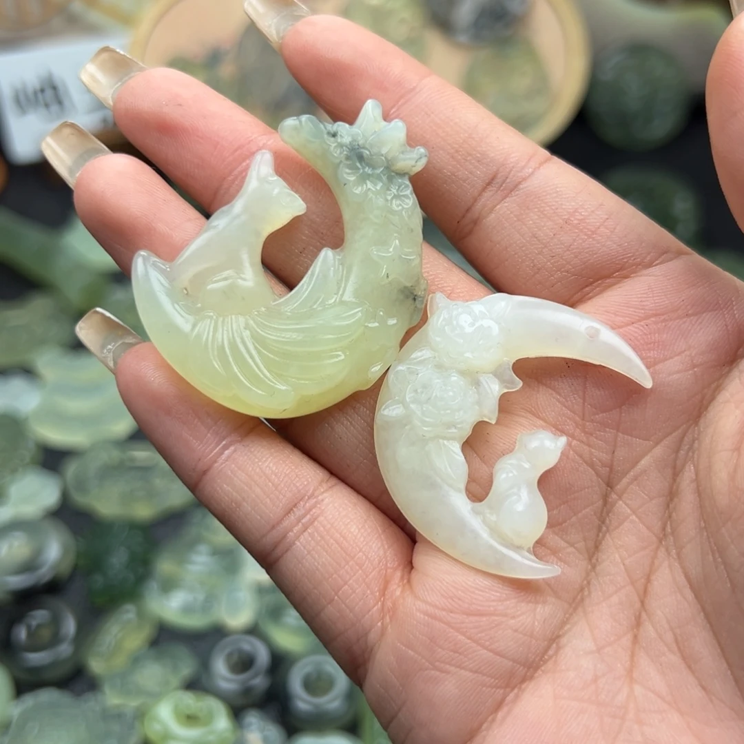 蛇纹石玉未镶嵌颈饰