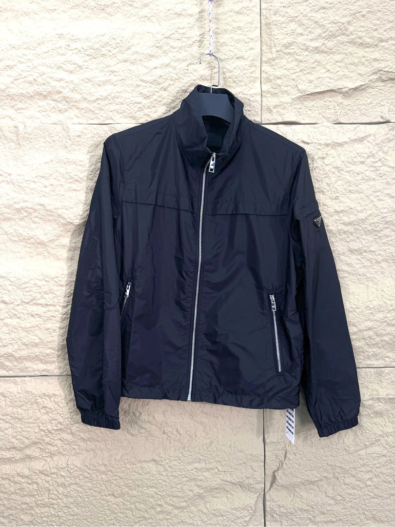 全新未使用 Prada/普拉达 三角标立领夹克/48/工价15500/全新