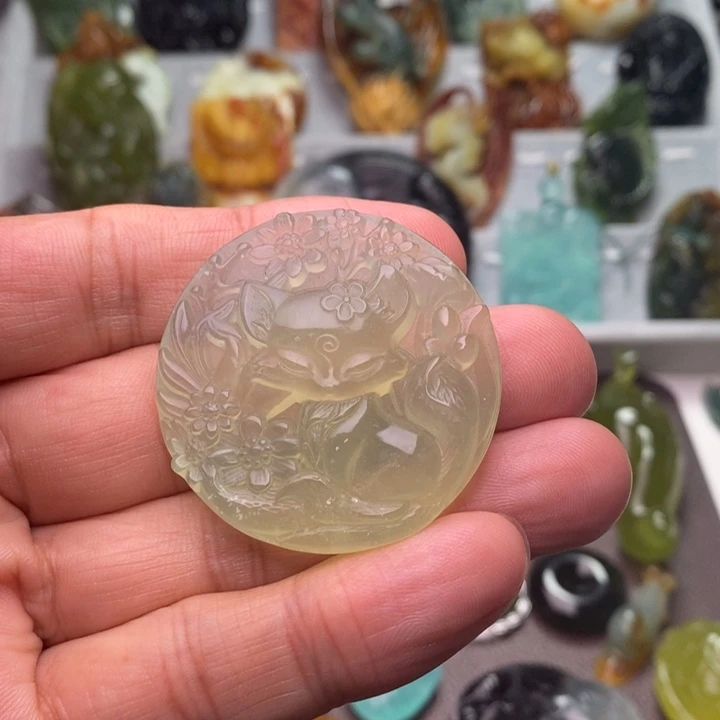 未镶嵌蛇纹石玉颈饰