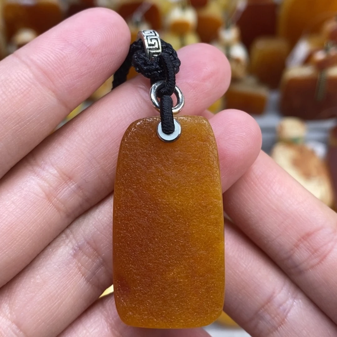 蜜蜡未镶嵌珠宝奇石