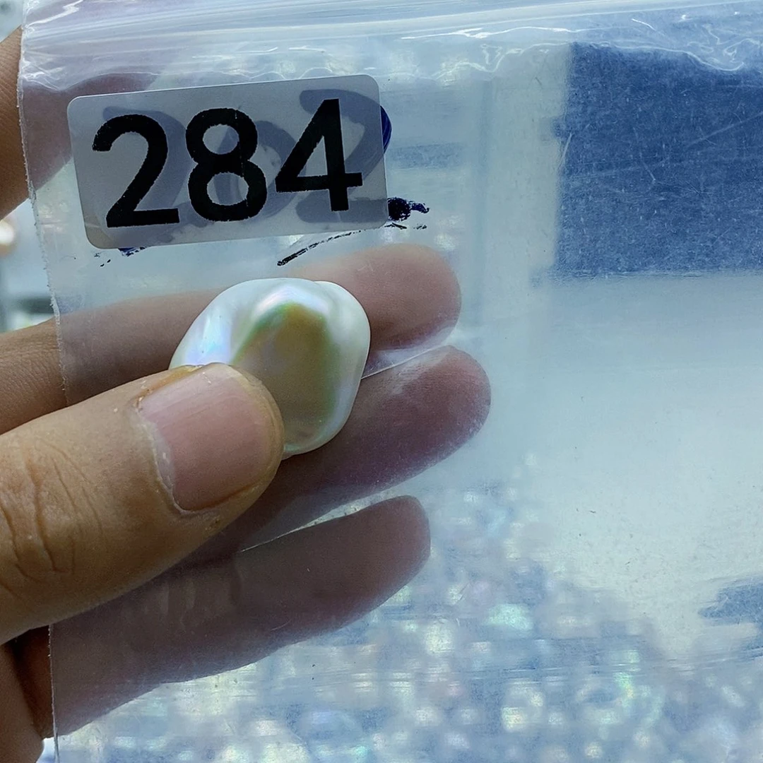 淡水珍珠合金颈饰