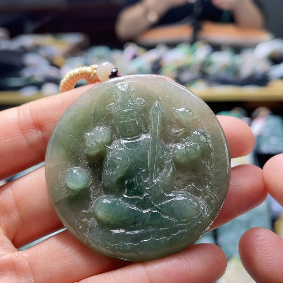 颈饰未镶嵌翡翠一个