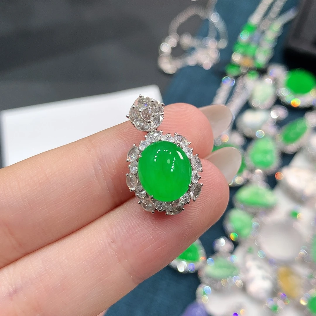 翡翠18K金镶嵌颈饰正冰金丝艳阳绿蛋面 48小时鉴赏期