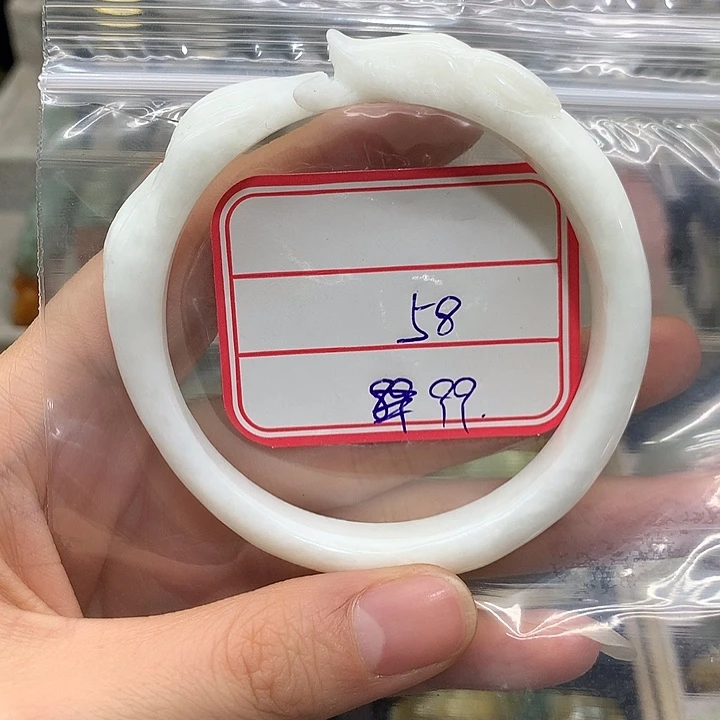 婷***礼蛇纹石玉未镶嵌手镯
