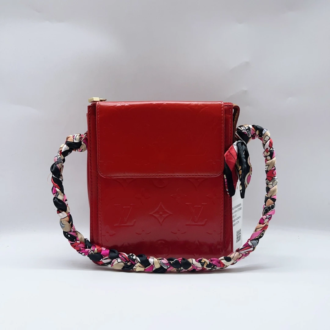 95新 LouisVuitton/路易威登  红色漆皮压花手提包  1423 4974
