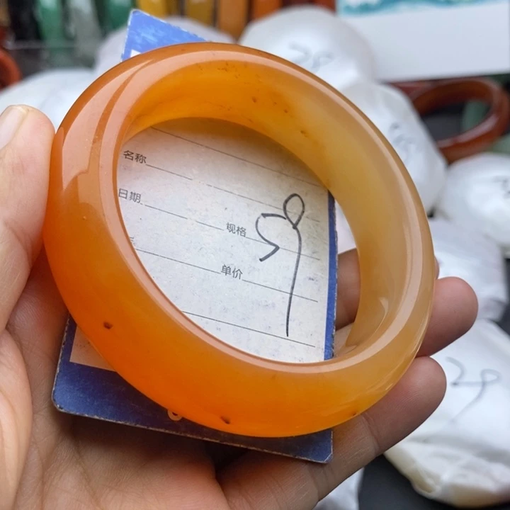未镶嵌手镯石英质玉