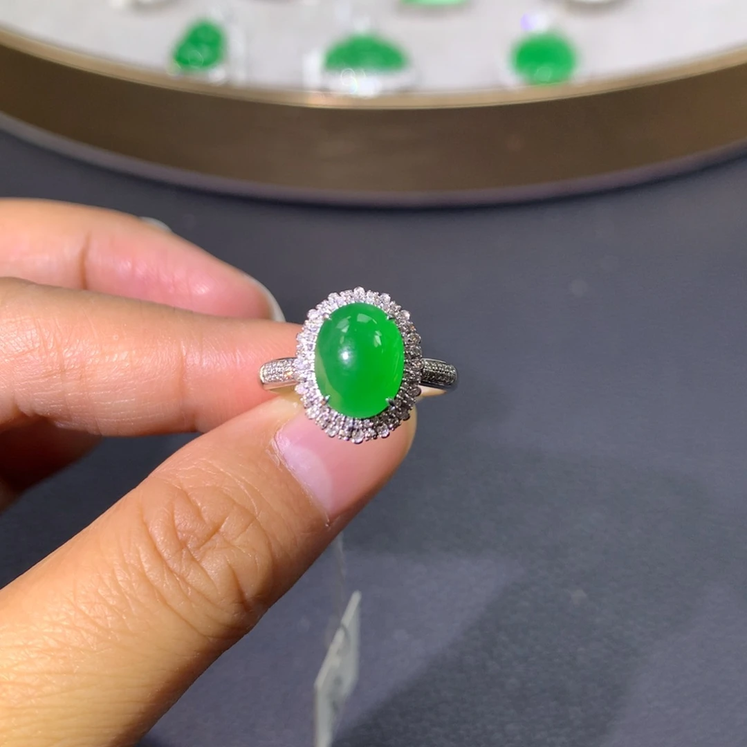 翡翠戒指18K金镶嵌翡翠