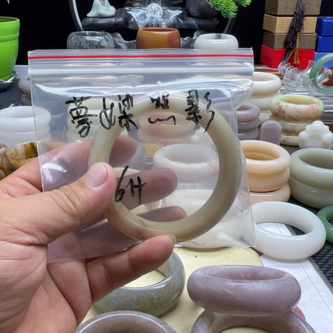 夢***影石英岩玉未镶嵌手镯