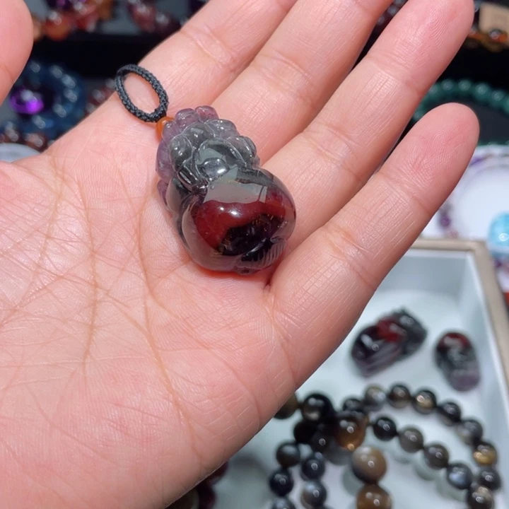 水晶颈饰未镶嵌?****u极光吊坠