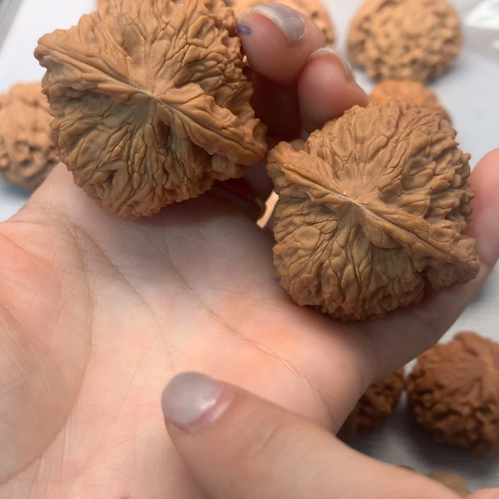 文玩核桃把件全品南疆石47