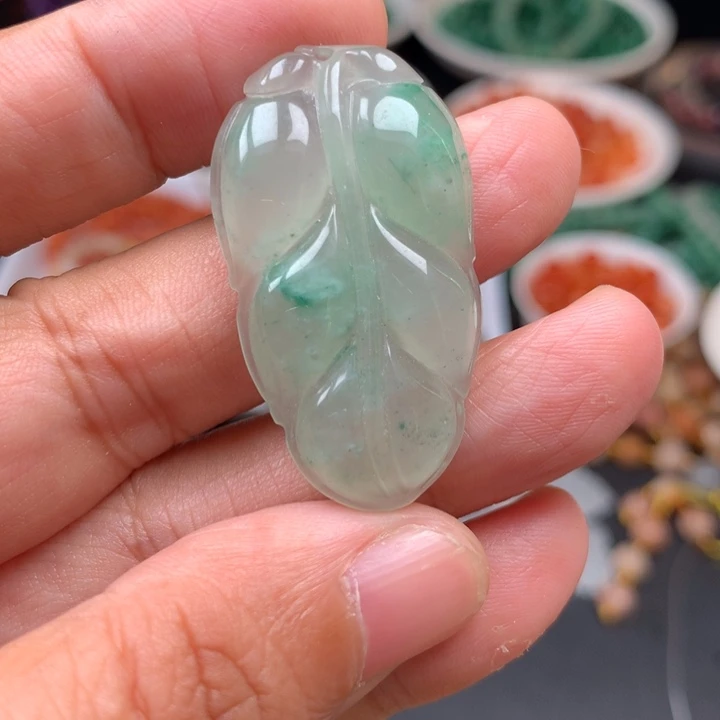 石英质玉未镶嵌颈饰